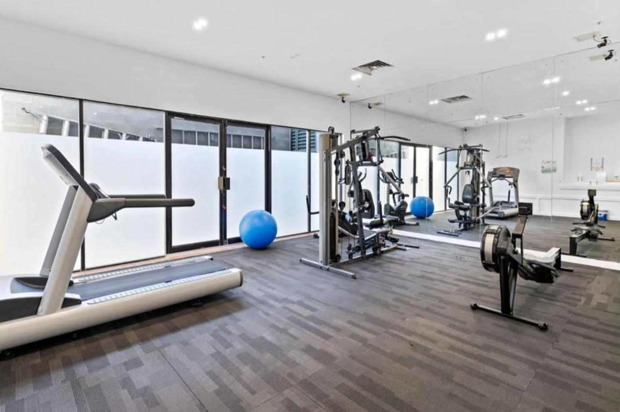 Luxury Apartment & Ocean View In Surfers Paradise Gold Coast Bagian luar foto